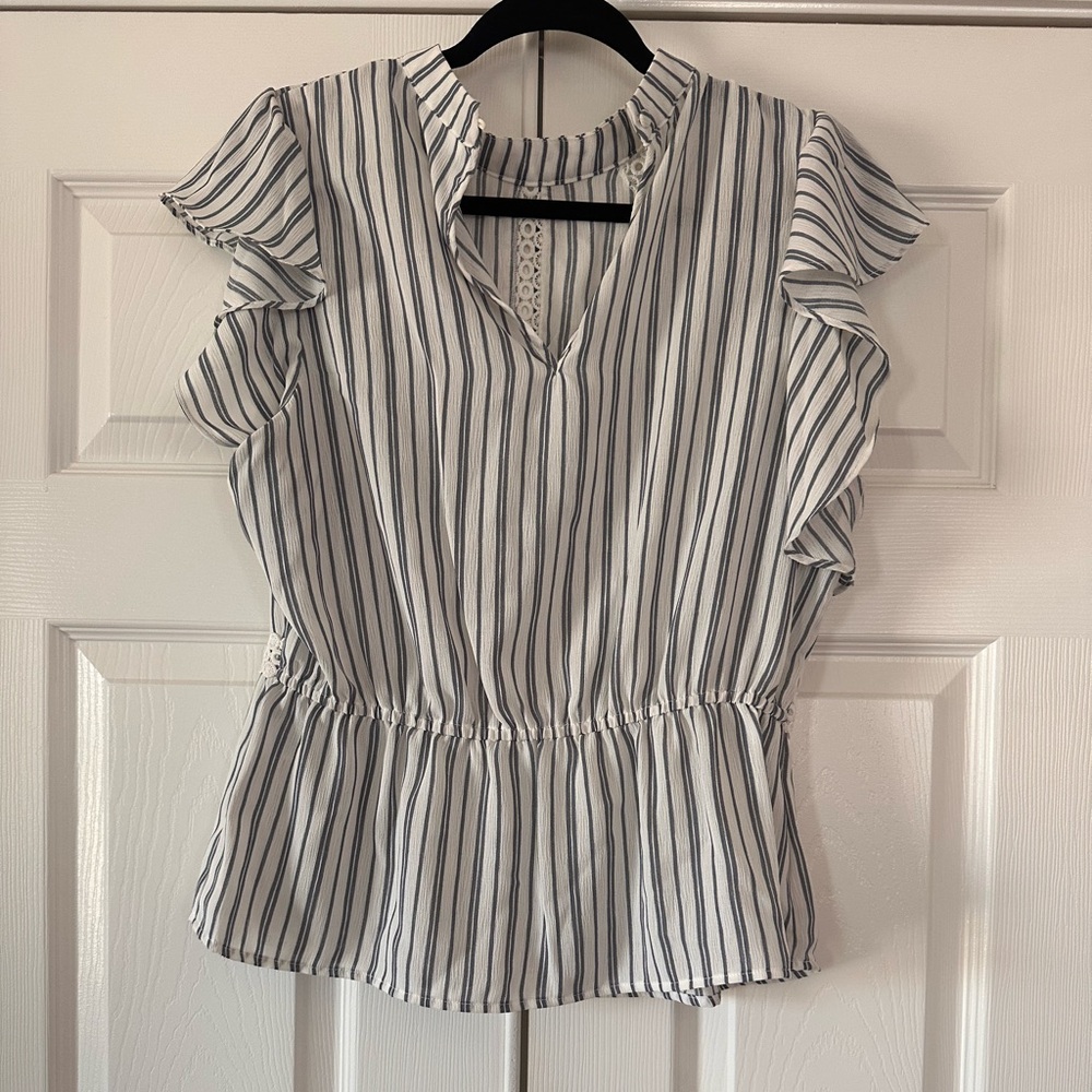 New York & Company Striped Ruffle Sleeve Top Size M NWT - Picture 2 of 8